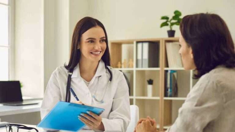 Travel health consultation and vaccination advice at pharmacy