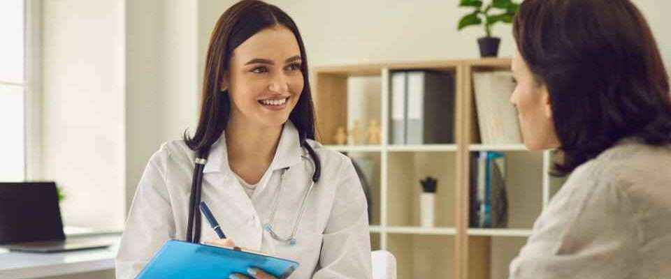 Travel health consultation and vaccination advice at pharmacy