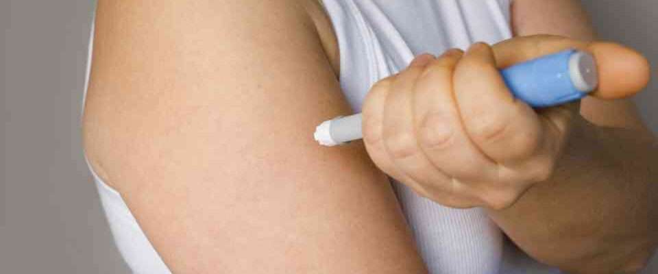 Weight loss injection pen for Mounjaro and Wegovy treatment