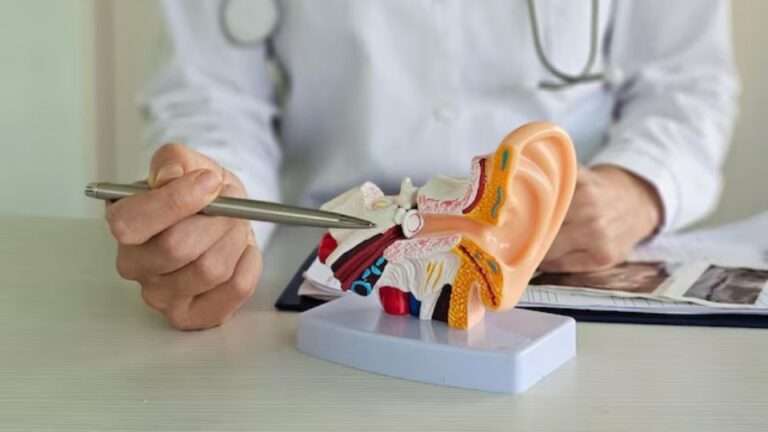 Why-Does-My-Ear-Hurt-Common-Causes-Treatments